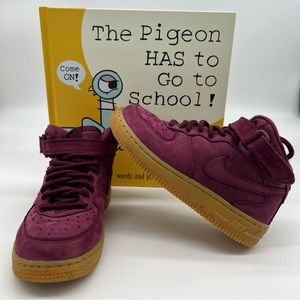 Nike kids burgundy color